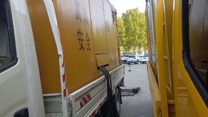雁峰如何判断柴油发电机组和UPS电源的切换时间是否符合要求？